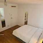 4Br-2Ensuite-10Mincentrallondon-Sleeps11-Parking