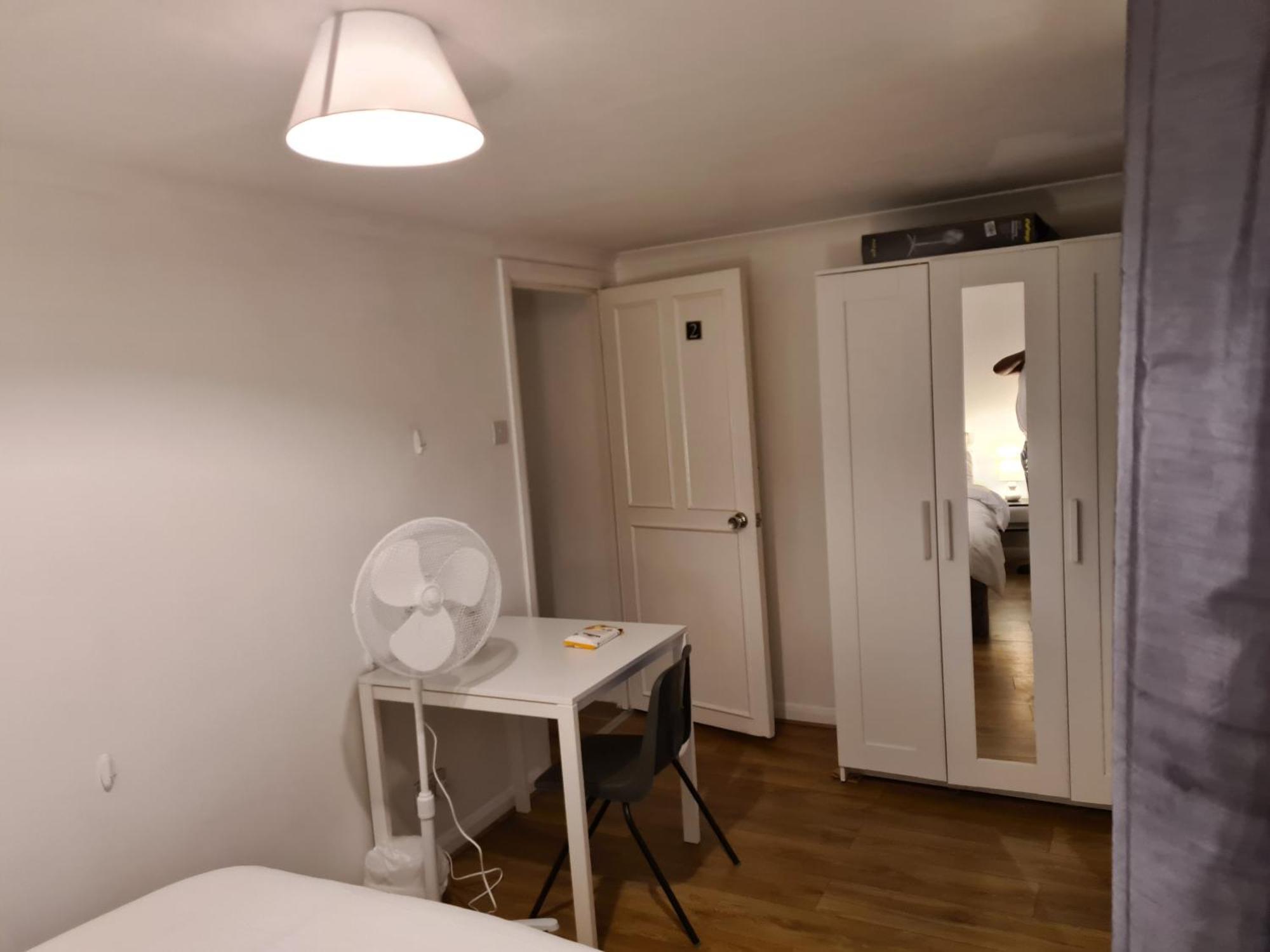 4br-2ensuite-10mincentrallondon-sleeps11-parking Casa vacanze