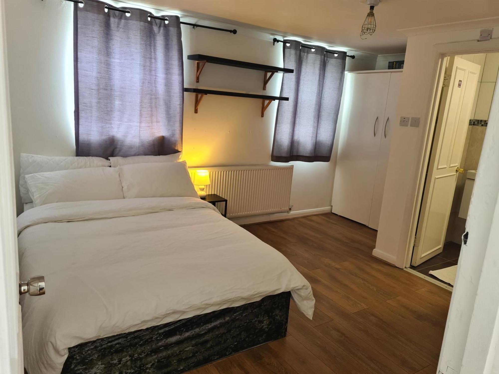 Casa vacanze 4br-2ensuite-10mincentrallondon-sleeps11-parking Londra