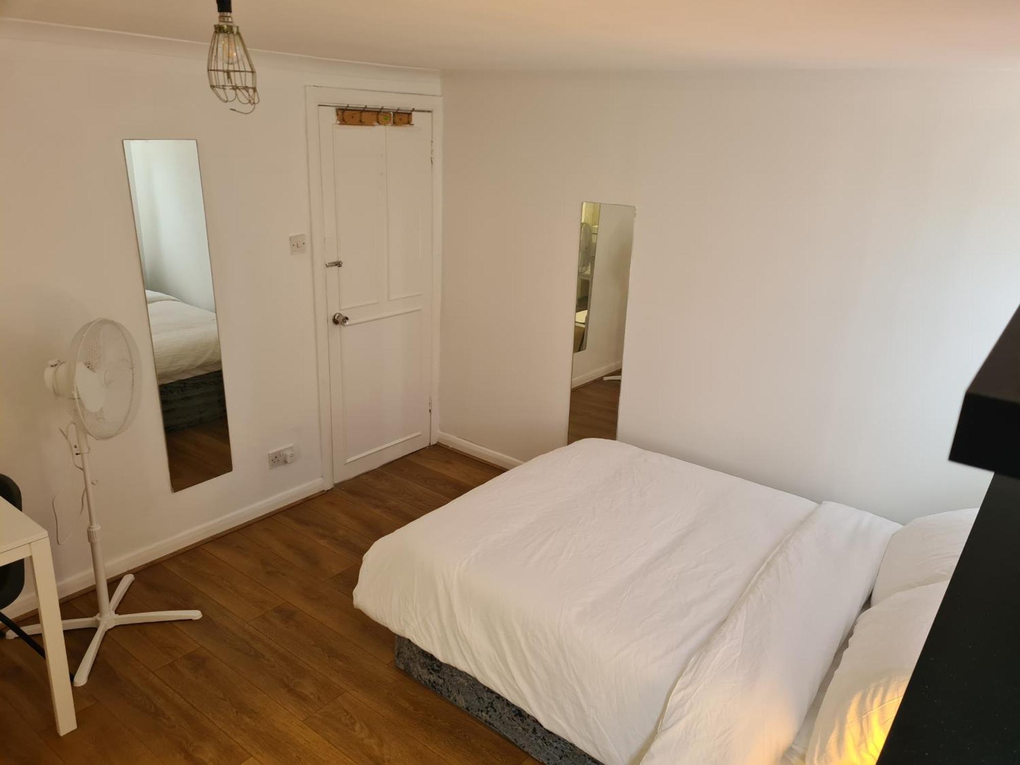 4br-2ensuite-10mincentrallondon-sleeps11-parking *