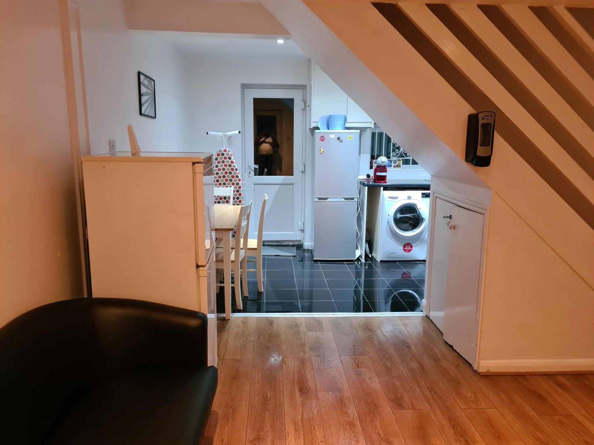 4br-2ensuite-10mincentrallondon-sleeps11-parking Casa vacanze Londra