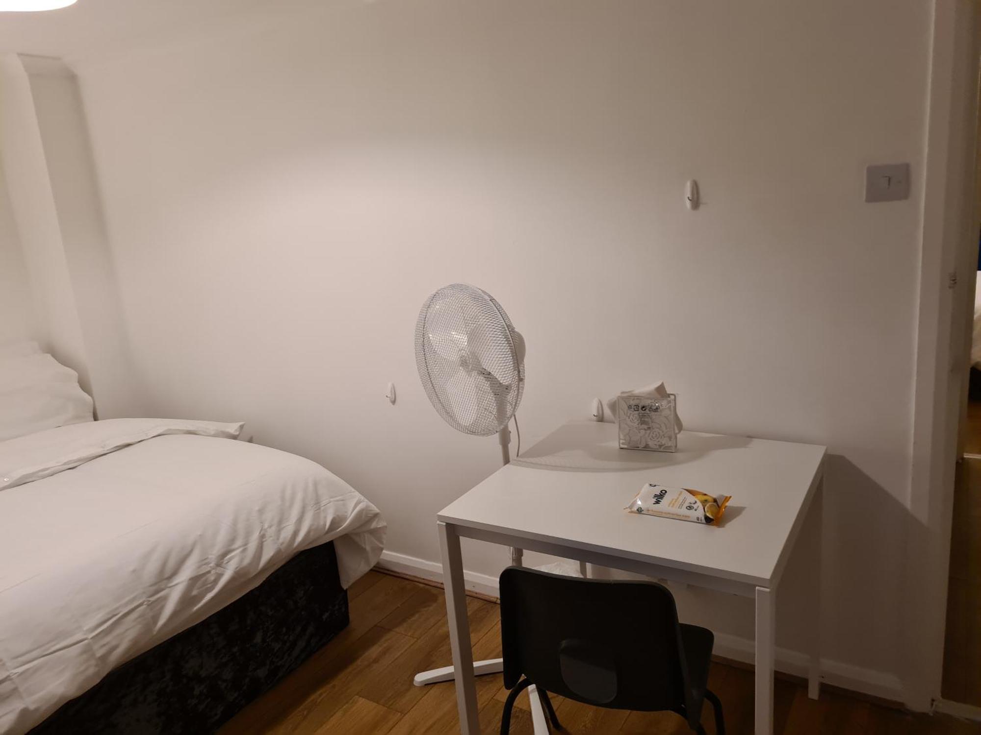 Casa vacanze 4br-2ensuite-10mincentrallondon-sleeps11-parking