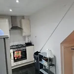 4Br-2Ensuite-10Mincentrallondon-Sleeps11-Parking
