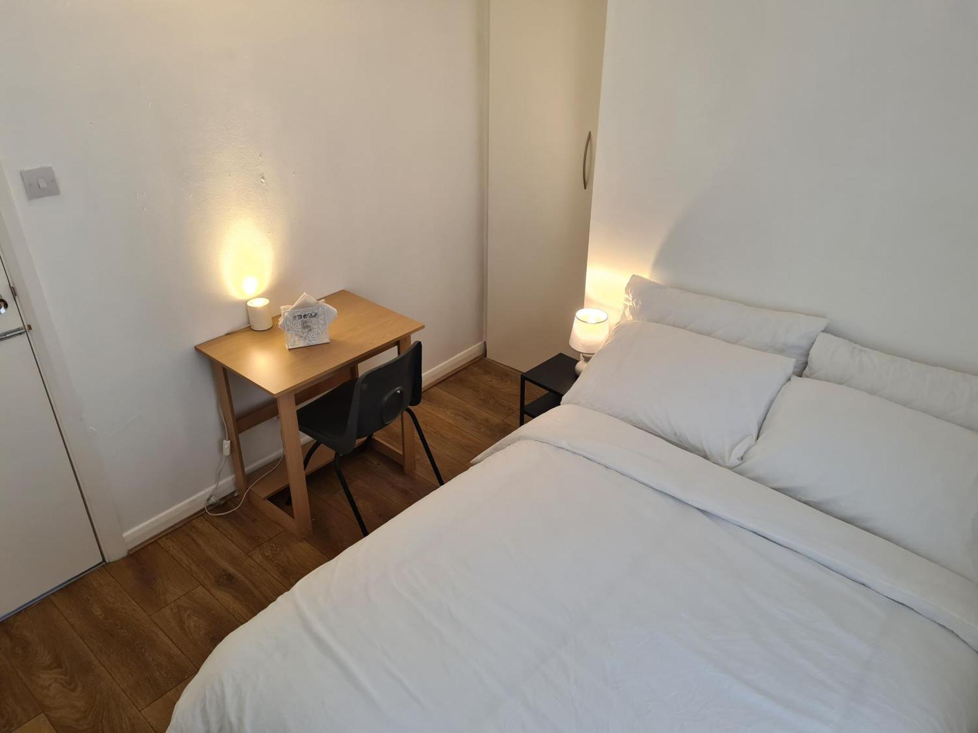 Case de vacanță 4br-2ensuite-10mincentrallondon-sleeps11-parking