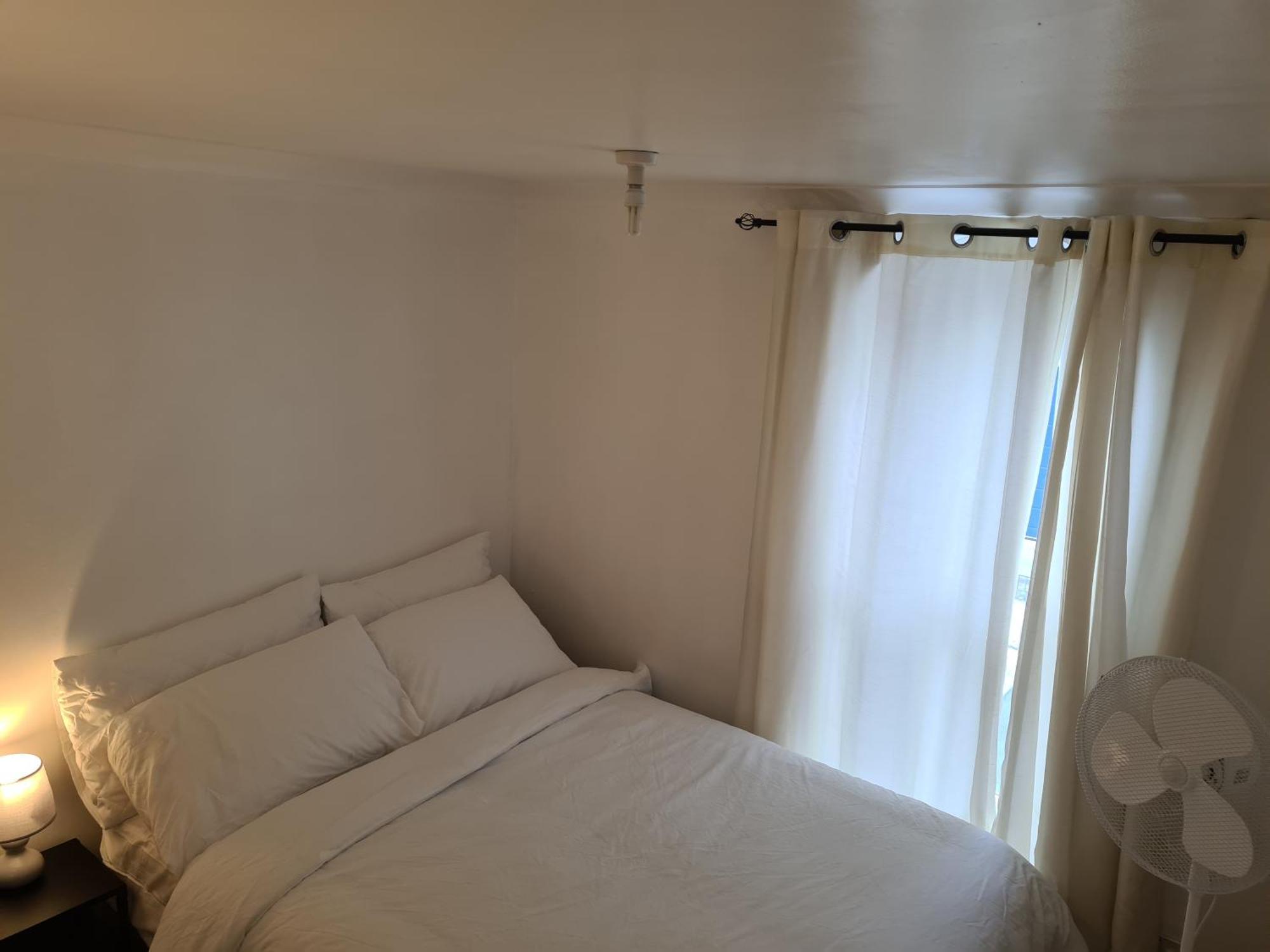 4br-2ensuite-10mincentrallondon-sleeps11-parking Holiday home London